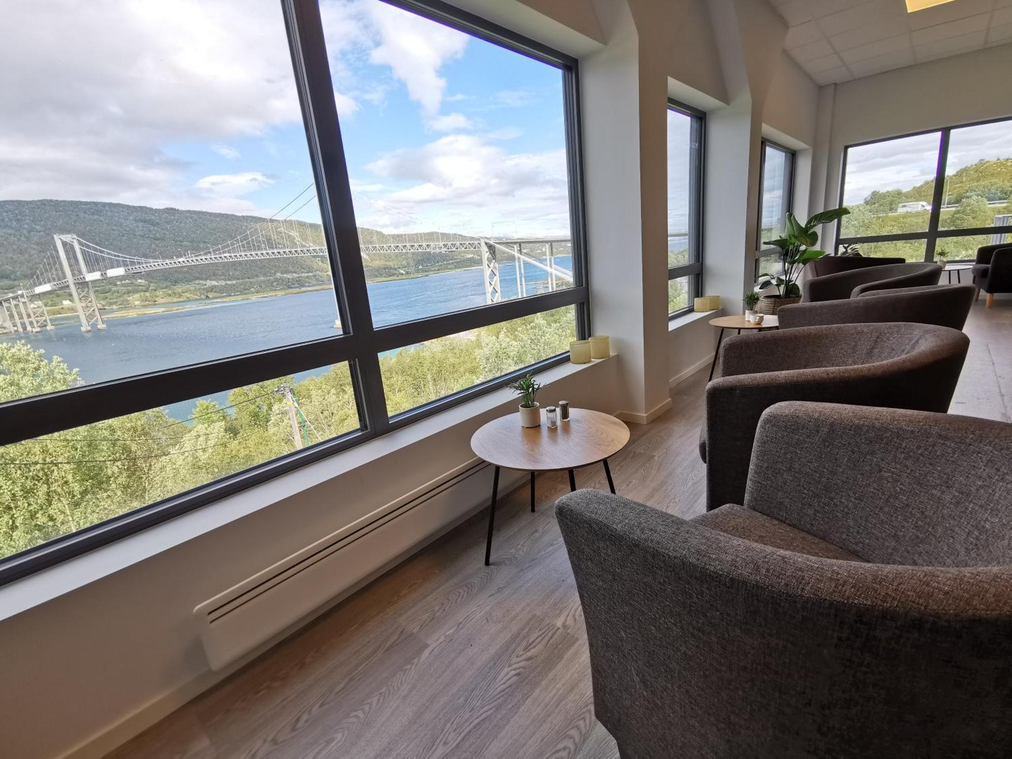 Tjeldsundbrua Hotel Skanland